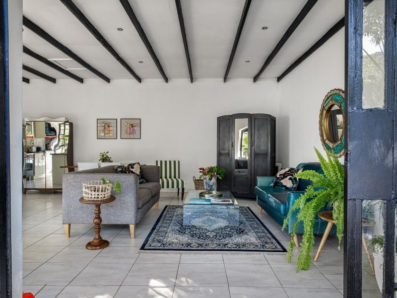 Spacious Entertainers Home with Seven Bedrooms in Old Place Knysna - Photo 5