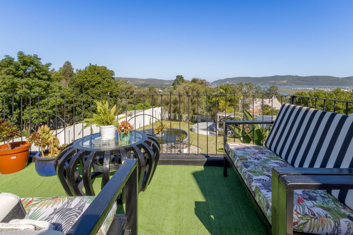 Spacious Entertainers Home with Seven Bedrooms in Old Place Knysna - Photo 4