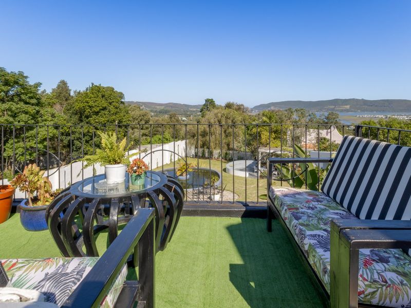 Spacious Entertainers Home with Seven Bedrooms in Old Place Knysna - Photo 4
