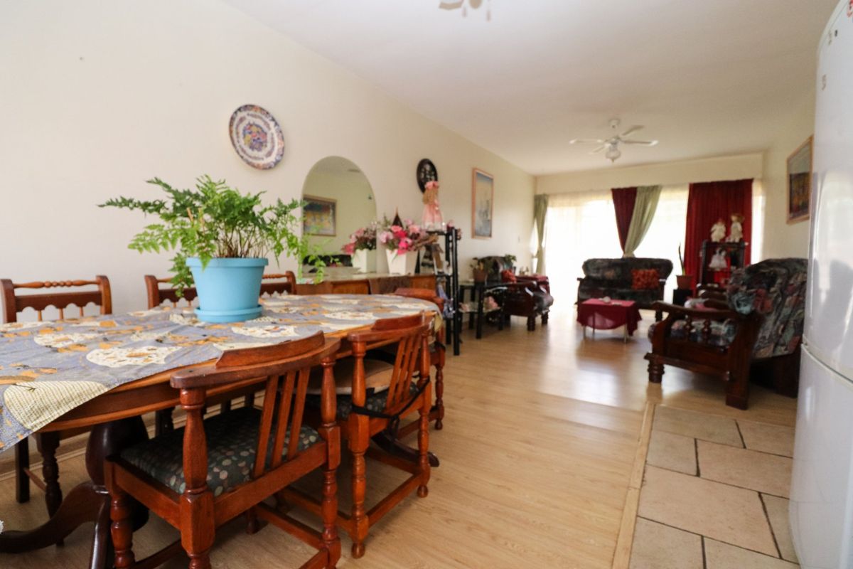 GROUNDFLOOR FLAT IN WELL MANAGED COMPLEX - Photo 3