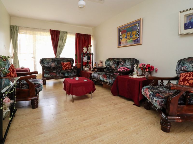 GROUNDFLOOR FLAT IN WELL MANAGED COMPLEX - Photo 4