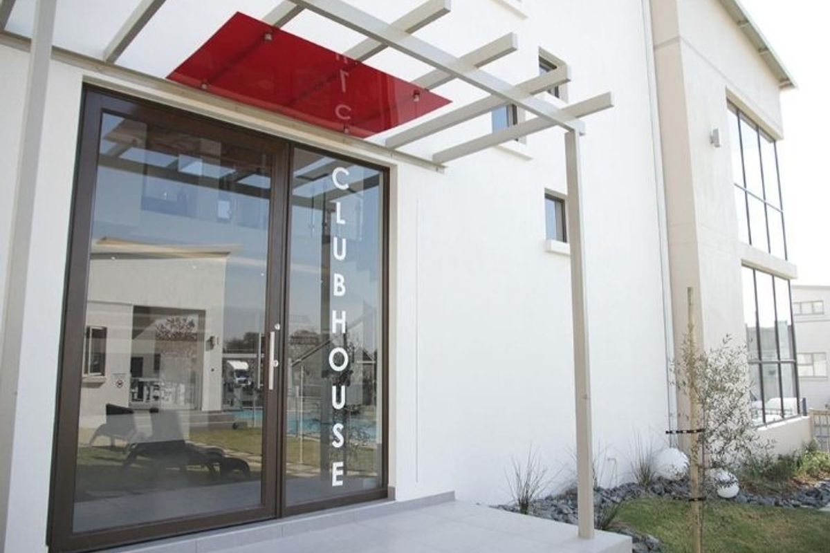 Modern 2 Bedroom Apartment for sale in Broadacres, Fourways  - Photo 2