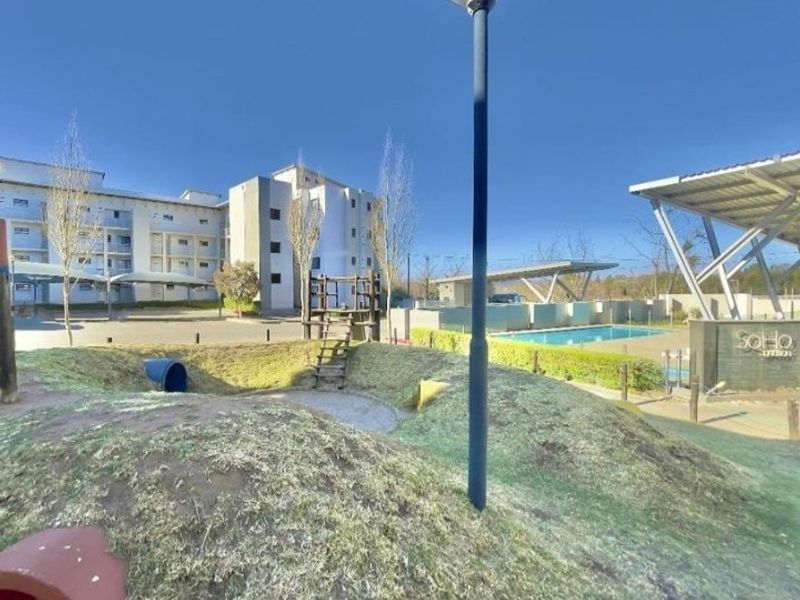 Modern 2 Bedroom Apartment for sale in Broadacres, Fourways  - Photo 8