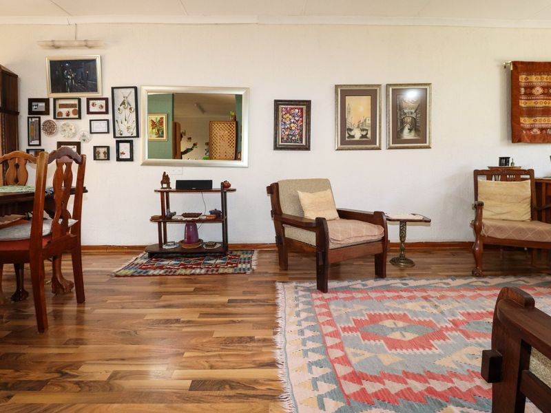 Beautiful & Cozy 2 Bedroom Townhouse with Private Garden - Photo 7