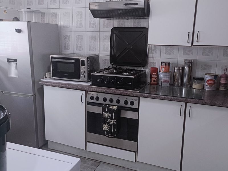 Modern & Secure Living at Unit 8 Melrose Place,  Rangeview - Photo 3