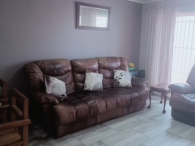 Modern & Secure Living at Unit 8 Melrose Place,  Rangeview - Photo 7