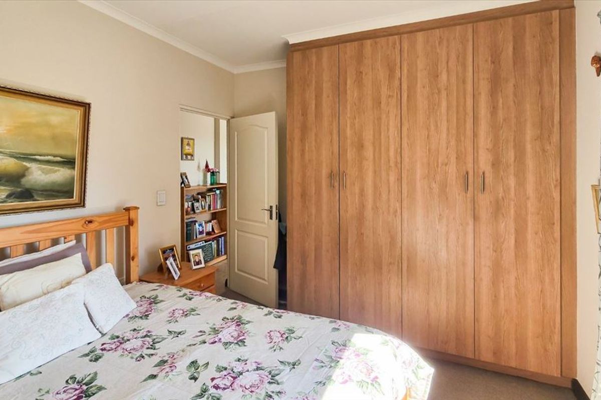 Cozy and Practical Home - Photo 3