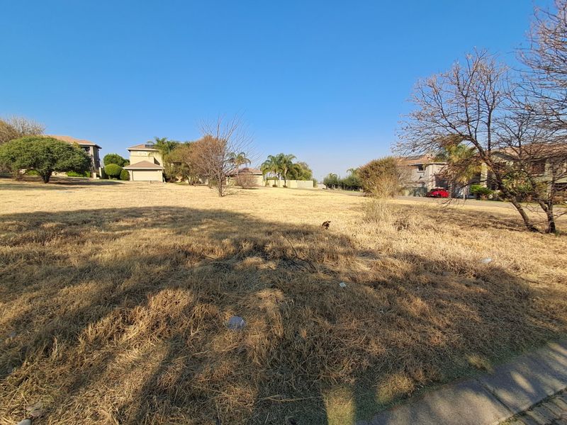 Full title vacant land in complex. - Photo 1