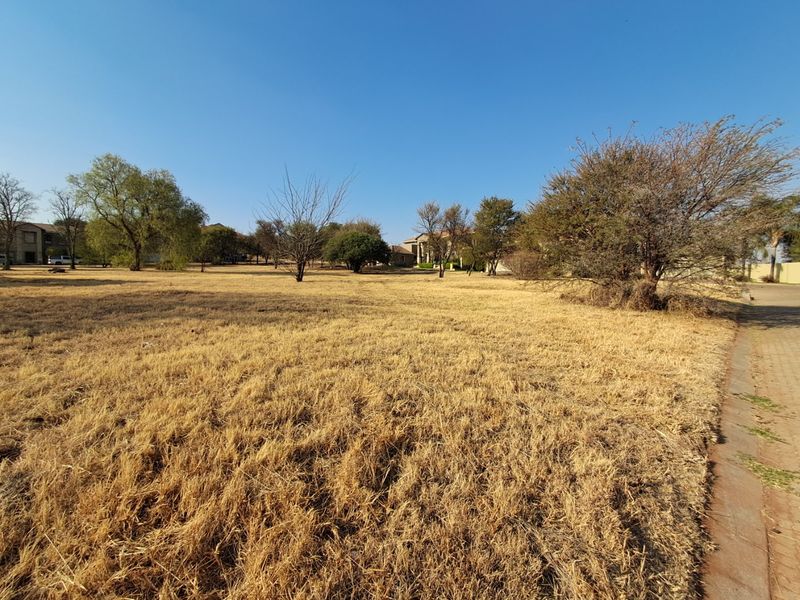 Full title vacant land in complex. - Photo 2