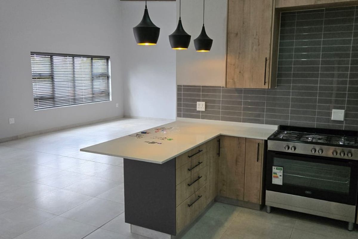 Prime rental townhouse - Newly Built - Photo 2