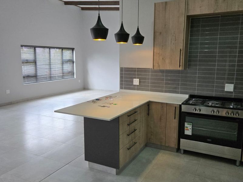 Prime rental townhouse - Newly Built - Photo 2