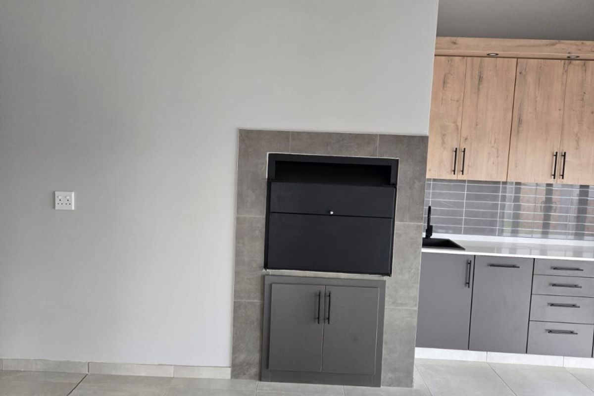 Prime rental townhouse - Newly Built - Photo 5