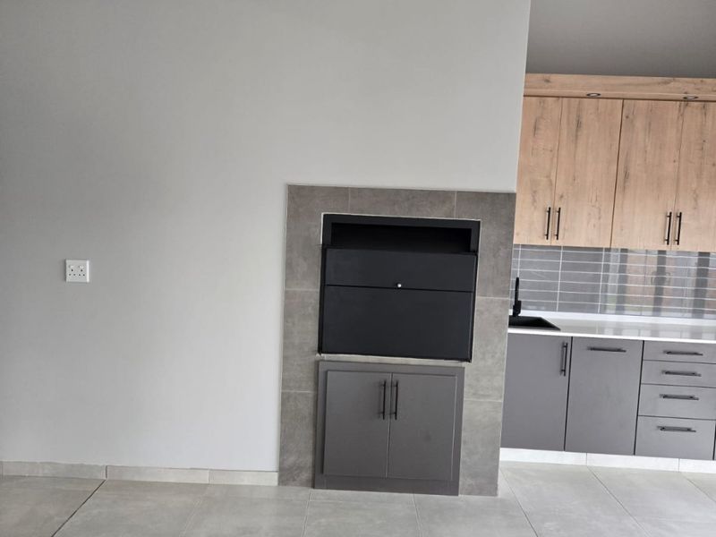 Prime rental townhouse - Newly Built - Photo 5