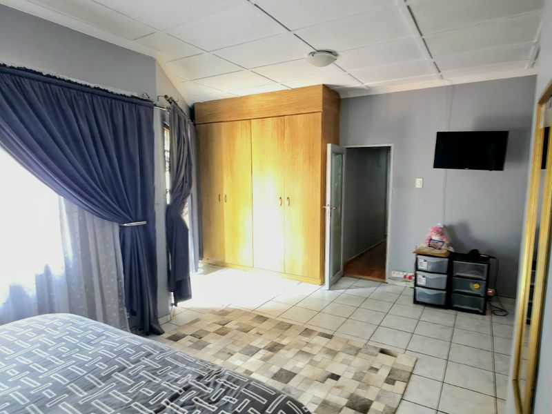 STUNNING 5 BEDROOM  FAMILY HOME IN MOSLEY PARK EXCLUSIVE SOLE MANDATE - Photo 8