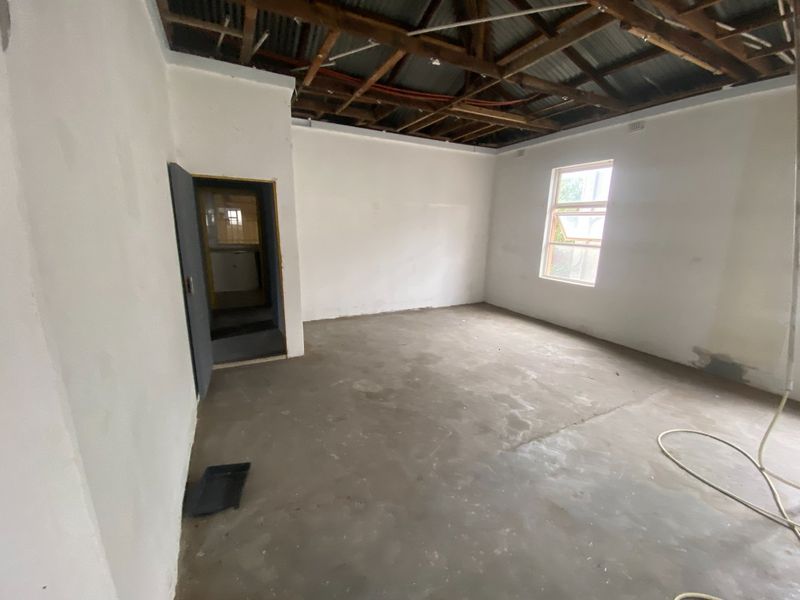 264m2 to let Commercial/ Retail or Light Industrial  - Photo 6