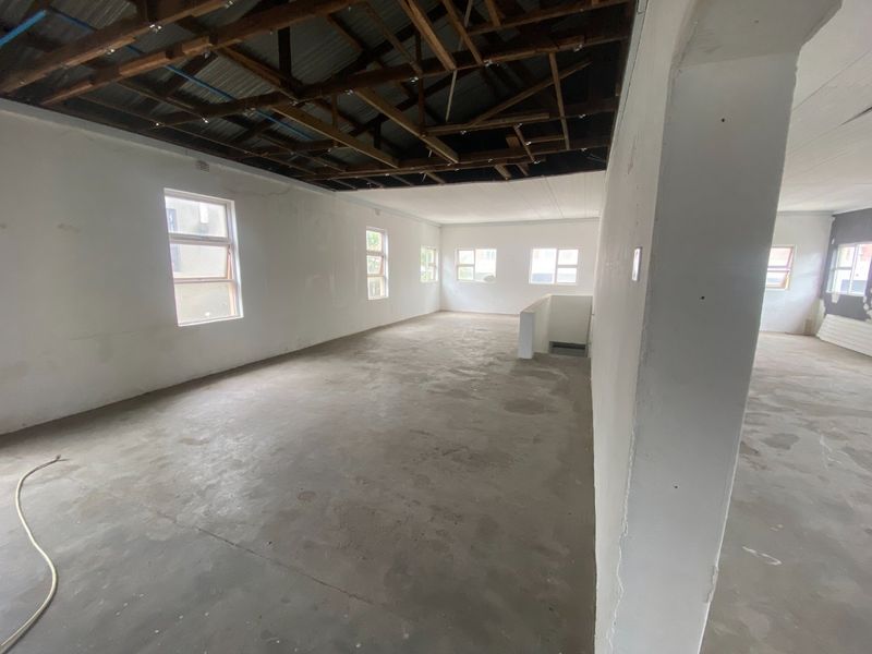 264m2 to let Commercial/ Retail or Light Industrial  - Photo 4