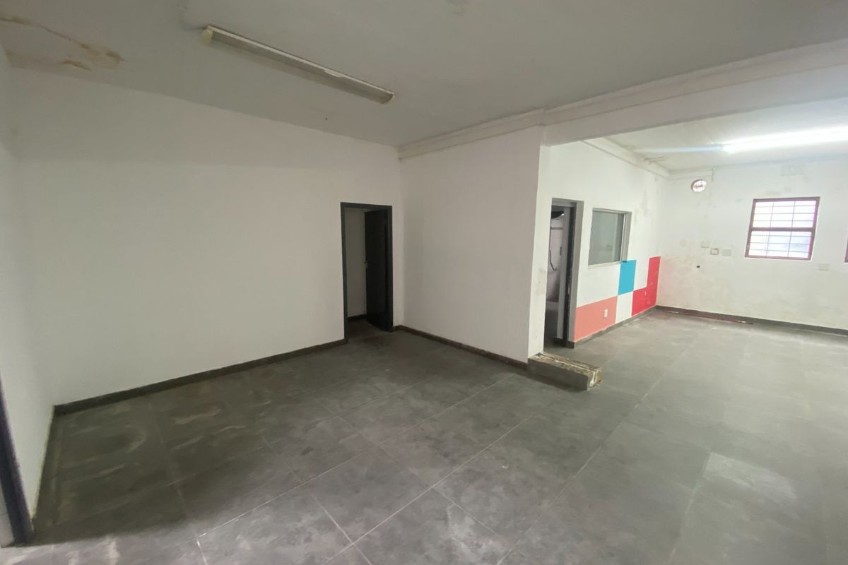 309m2 Light Industrial / Retail Space to Let  - Photo 5