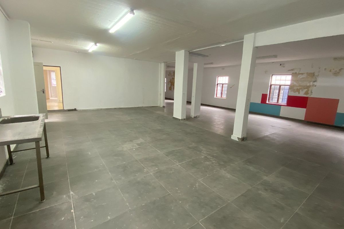309m2 Light Industrial / Retail Space to Let  - Photo 2