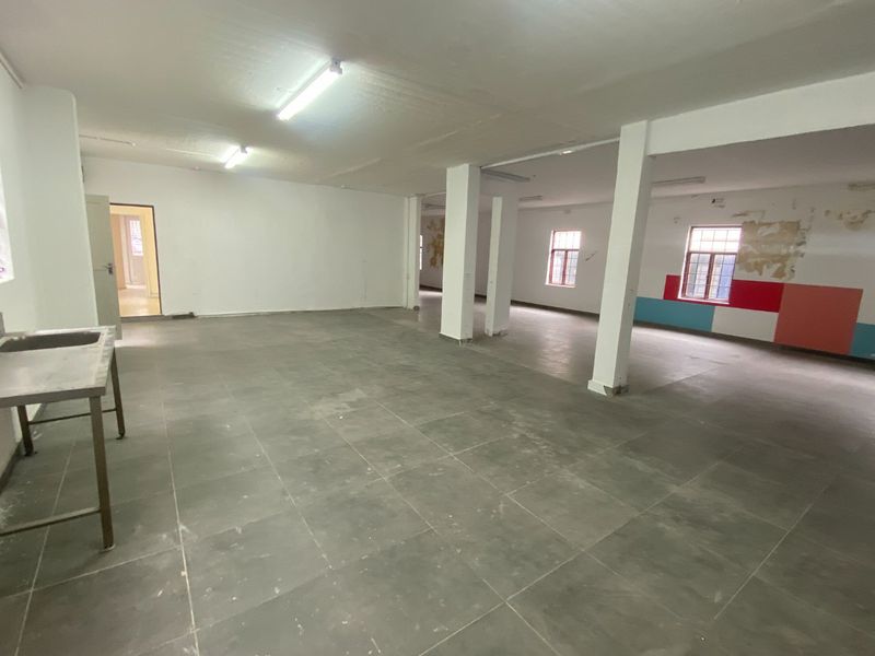 309m2 Light Industrial / Retail Space to Let  - Photo 2