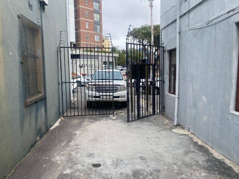 309m2 Light Industrial / Retail Space to Let  - Photo 10