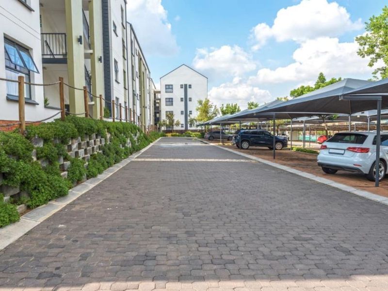 TWO BEDROOMS AND TWO BATHROOMS - Photo 4