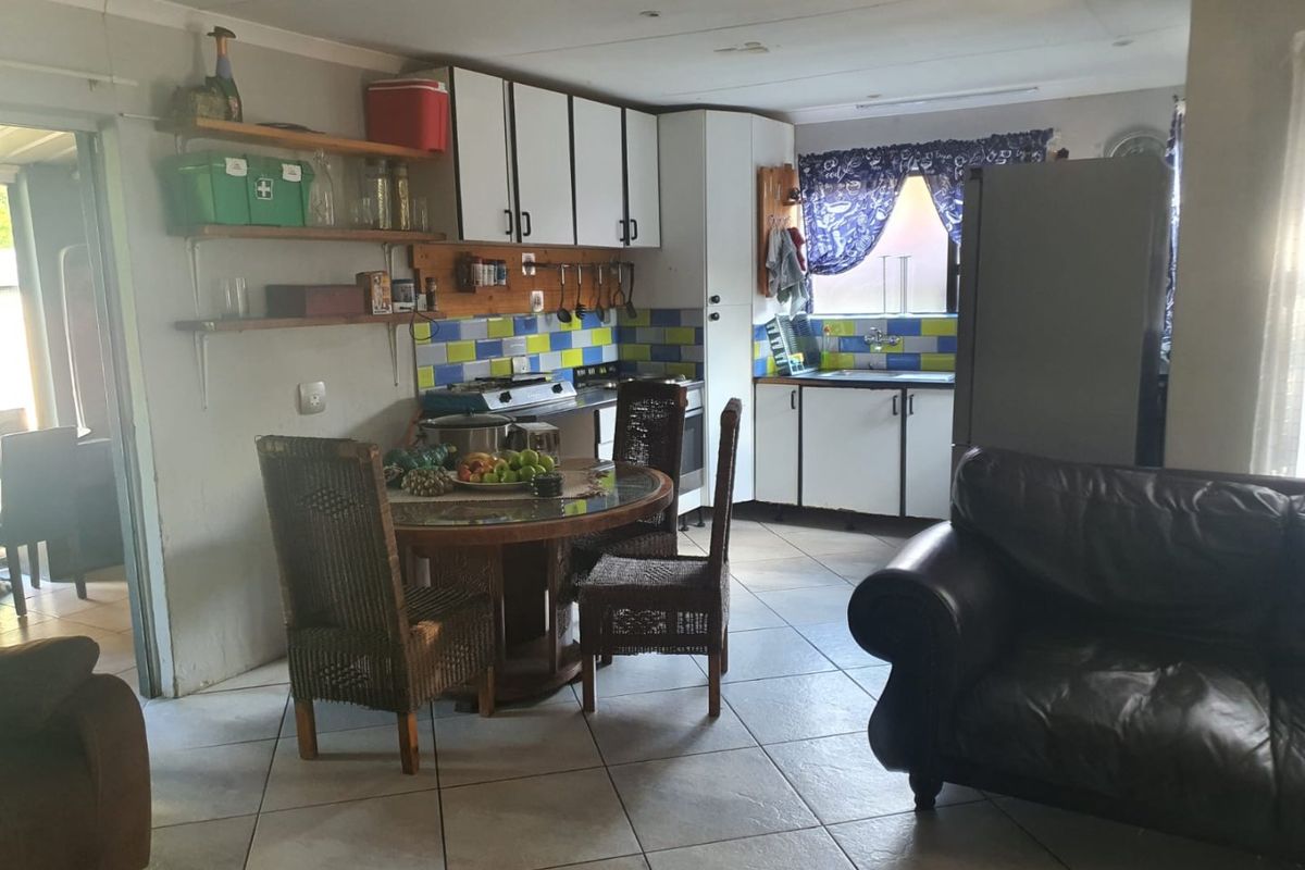 Charming corner home in the heart of Rynfield  - Photo 4