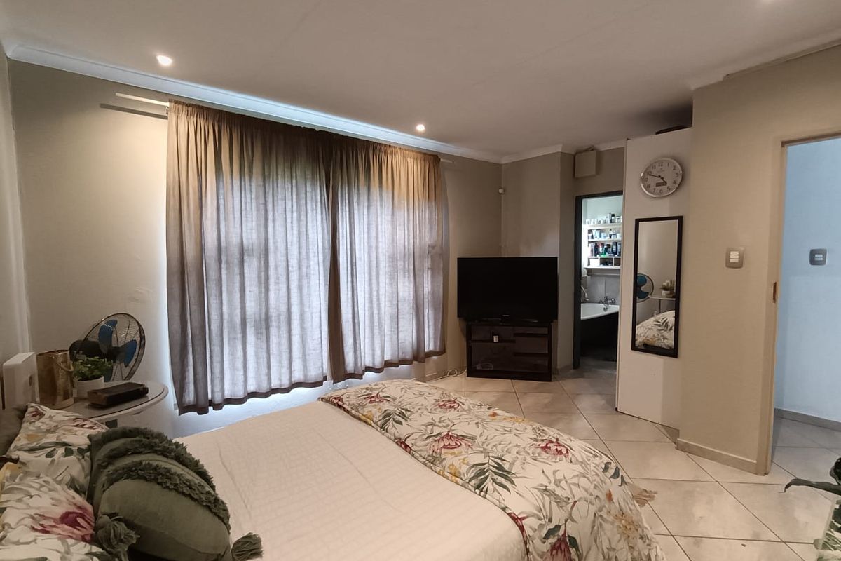 Charming corner home in the heart of Rynfield  - Photo 3