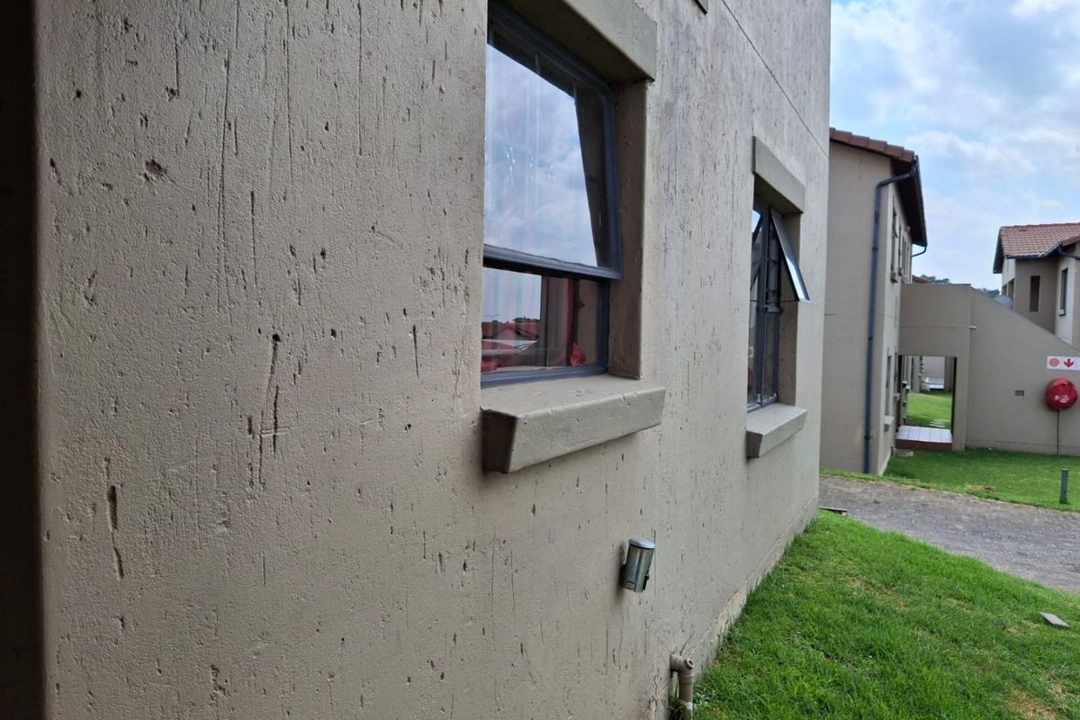 2 bedroom Lock-Up and Go in Albemarle for R545 000 - Photo 4