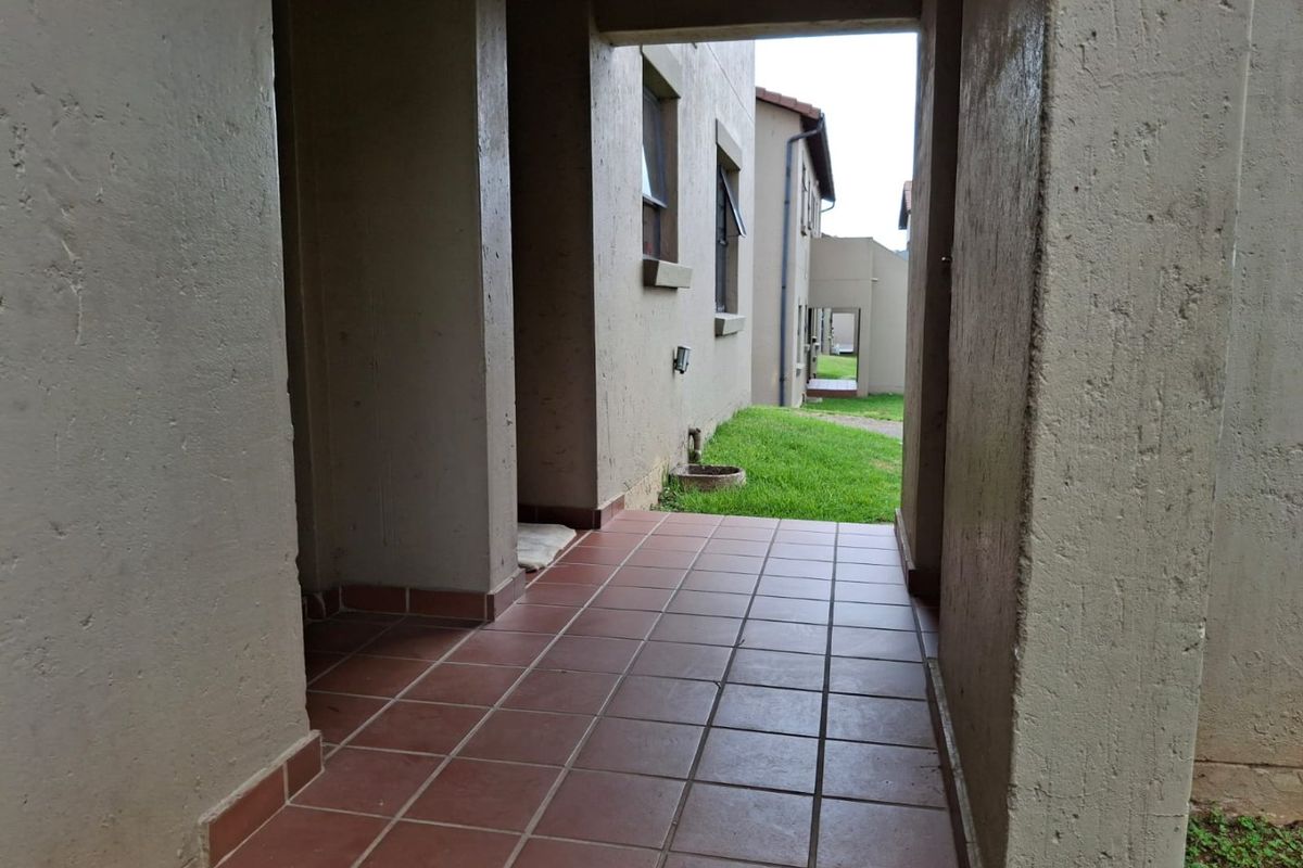 2 bedroom Lock-Up and Go in Albemarle for R545 000 - Photo 3