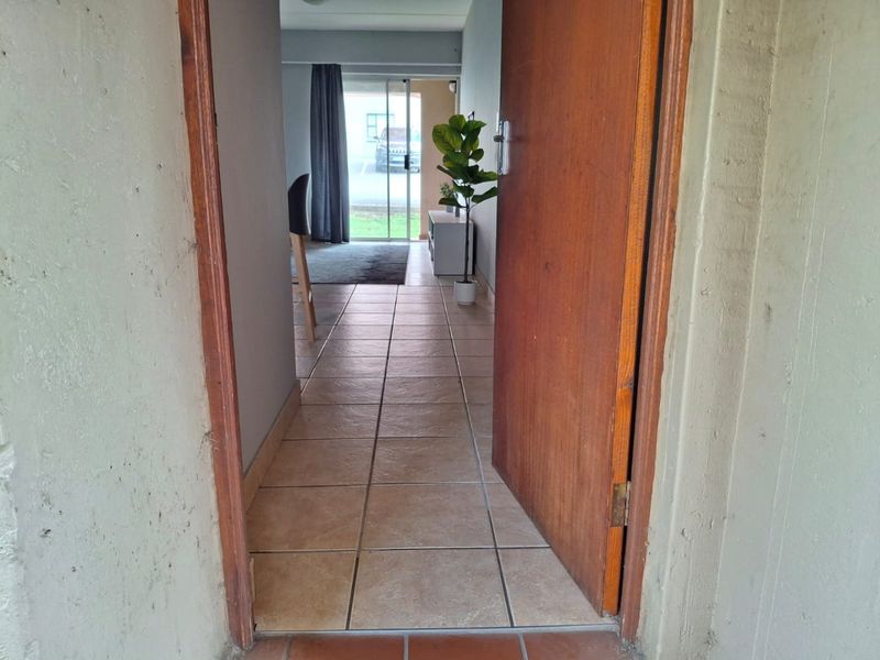 2 bedroom Lock-Up and Go in Albemarle for R545 000 - Photo 5