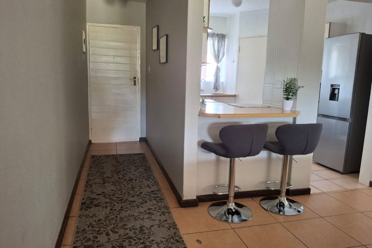 SPACIOUS 2 BEDROOM APARTMENTS AT ABOUT 90m2 FOR SALE R497 000 - Primrose Germiston - Photo 3