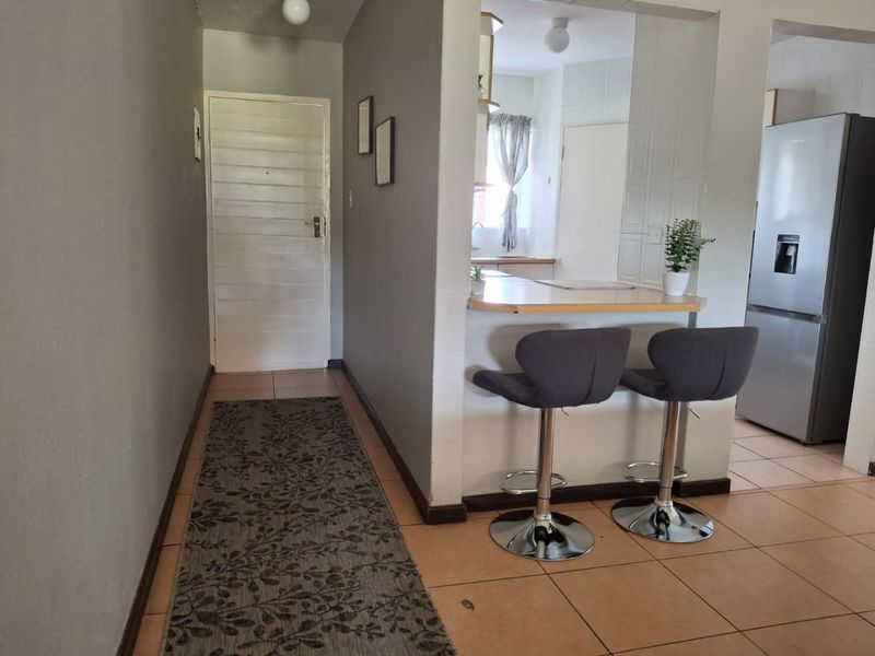 SPACIOUS 2 BEDROOM APARTMENTS AT ABOUT 90m2 FOR SALE R497 000 - Primrose Germiston - Photo 3