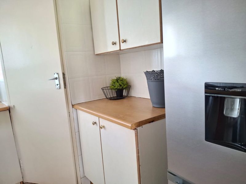 SPACIOUS 2 BEDROOM APARTMENTS AT ABOUT 90m2 FOR SALE R497 000 - Primrose Germiston - Photo 6
