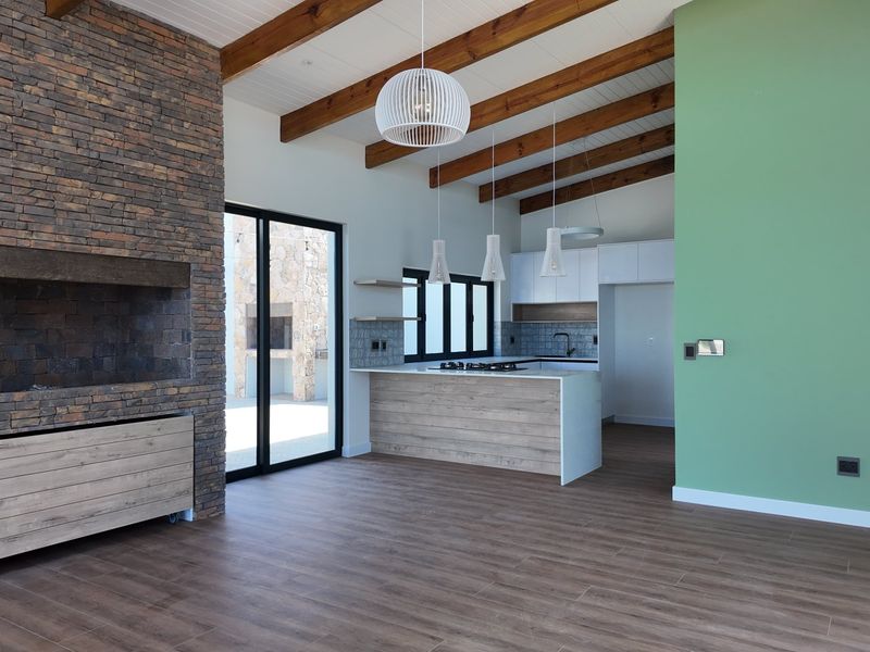 Modern 3 Bedroom House  Designed for Comfort and Entertaining - Photo 7