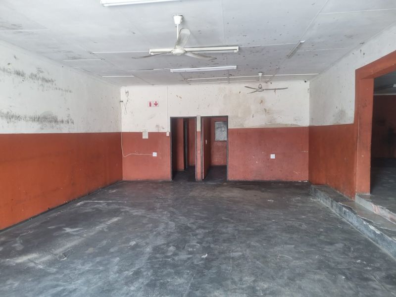 PRIME COMMERCIAL PROPERTY TO LET!!! - Photo 4