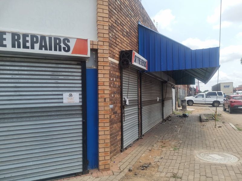 PRIME COMMERCIAL PROPERTY TO LET!!! - Photo 2