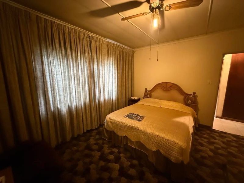 Solid Home with Strong Bones in a Sought after Family Neighborhood with endless potential!!! - Photo 8