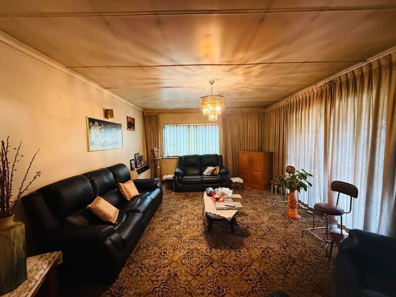 Solid Home with Strong Bones in a Sought after Family Neighborhood with endless potential!!! - Photo 6