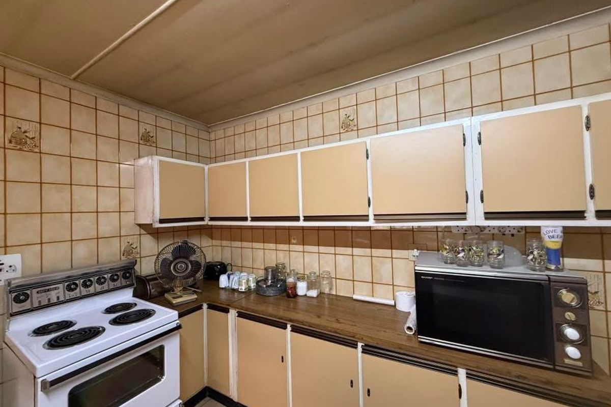 Solid Home with Strong Bones in a Sought after Family Neighborhood with endless potential!!! - Photo 3