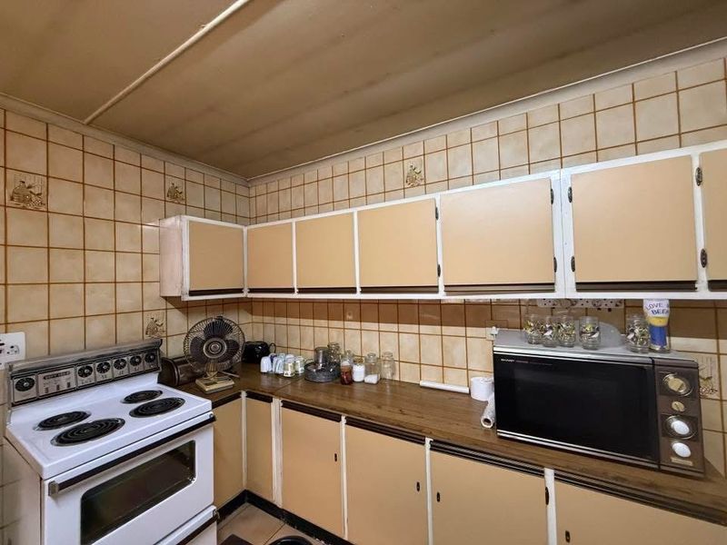 Solid Home with Strong Bones in a Sought after Family Neighborhood with endless potential!!! - Photo 3