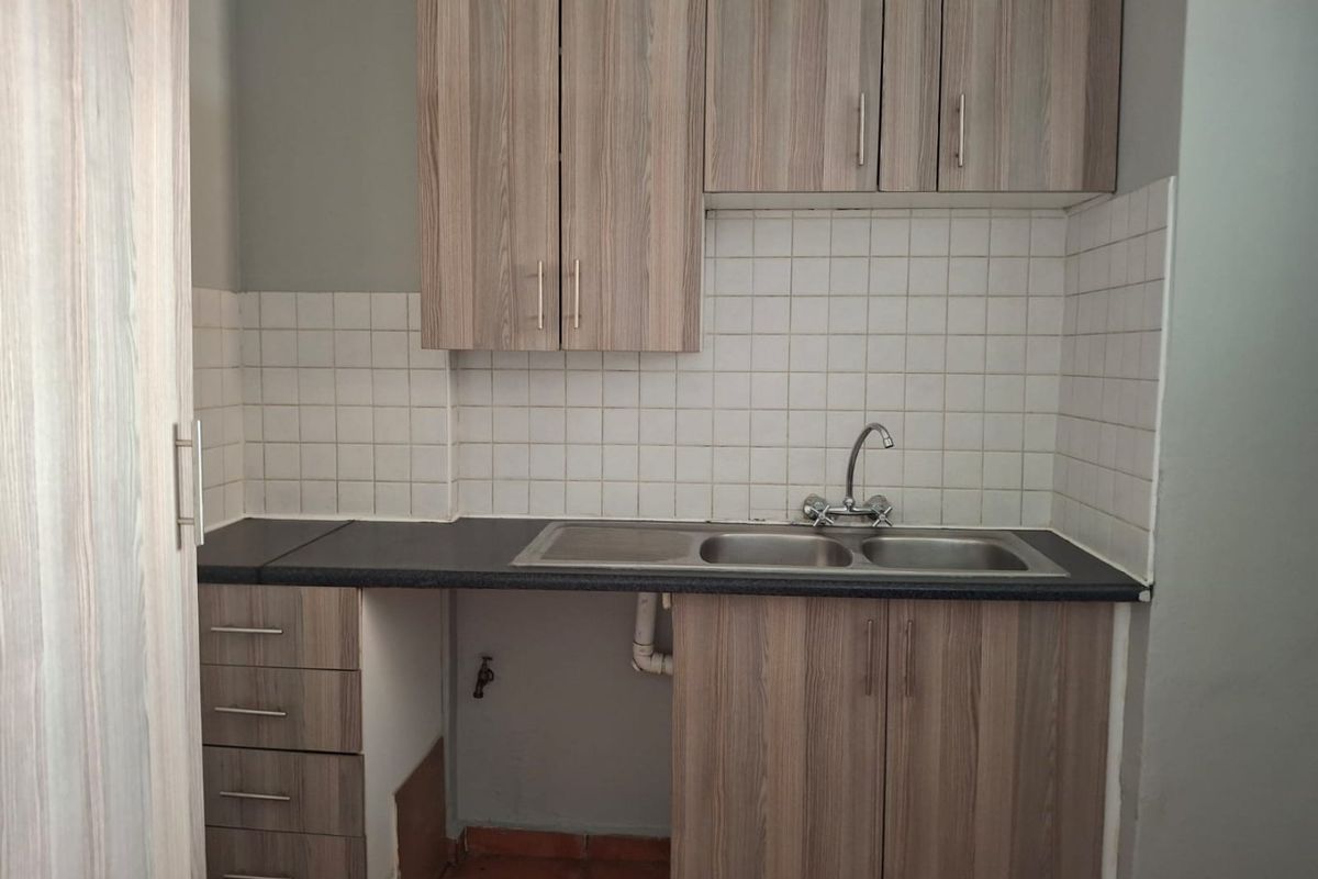 1 Bedroom apartments - Small Price, Big Convenience from R395 000 - Photo 2