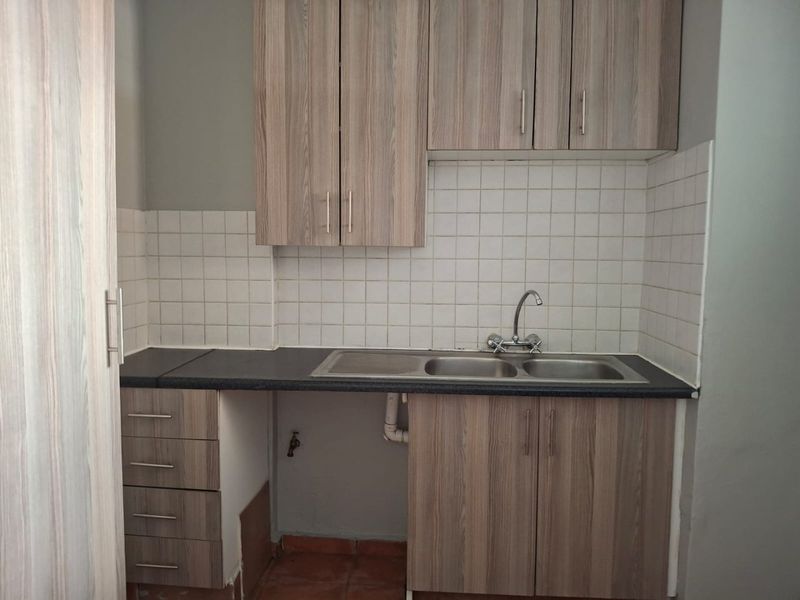 1 Bedroom apartments - Small Price, Big Convenience from R395 000 - Photo 2