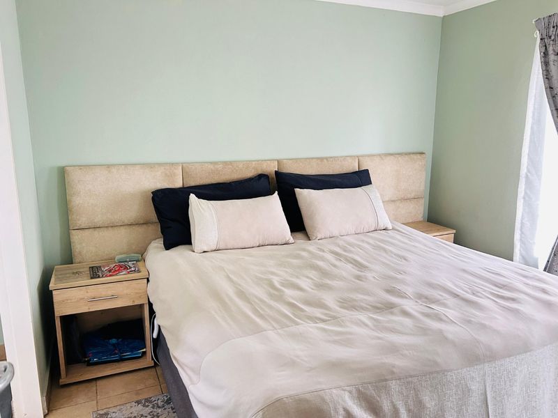 Charming 3-Bed Family Haven in Secure Sky City - Photo 8