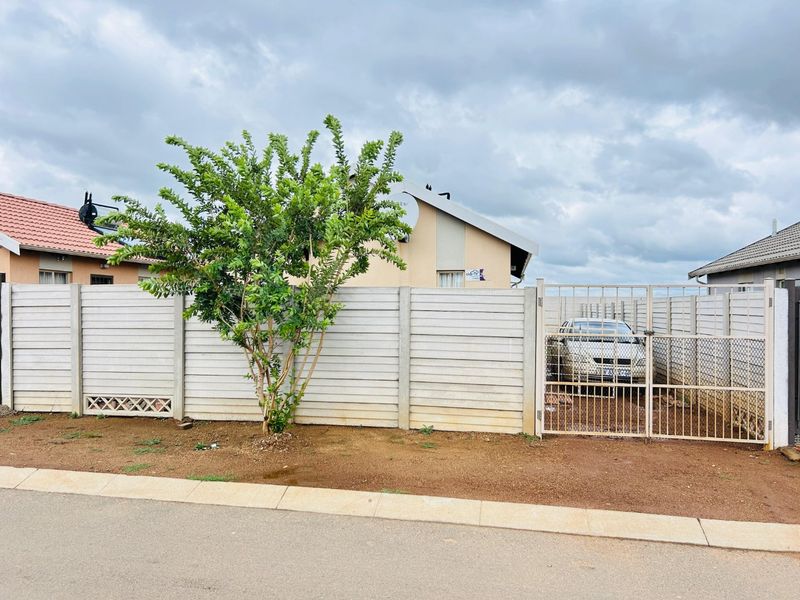 Charming 3-Bed Family Haven in Secure Sky City - Photo 1