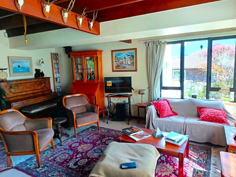 Off the Grid Family home with Energy-Efficient features - Photo 8