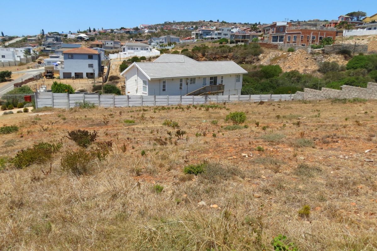 Ideally located vacant land with sea views - Photo 4