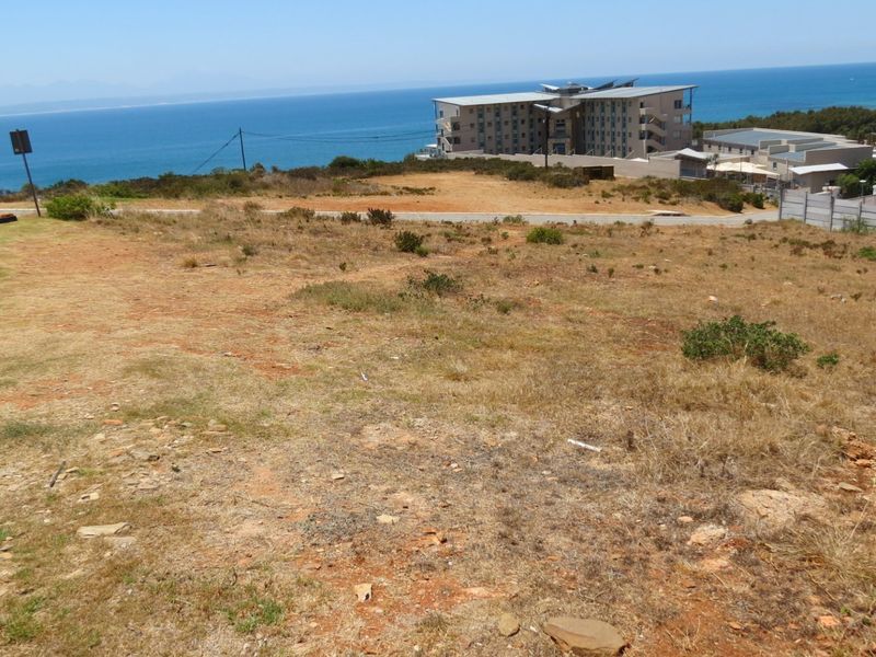 Ideally located vacant land with sea views - Photo 3