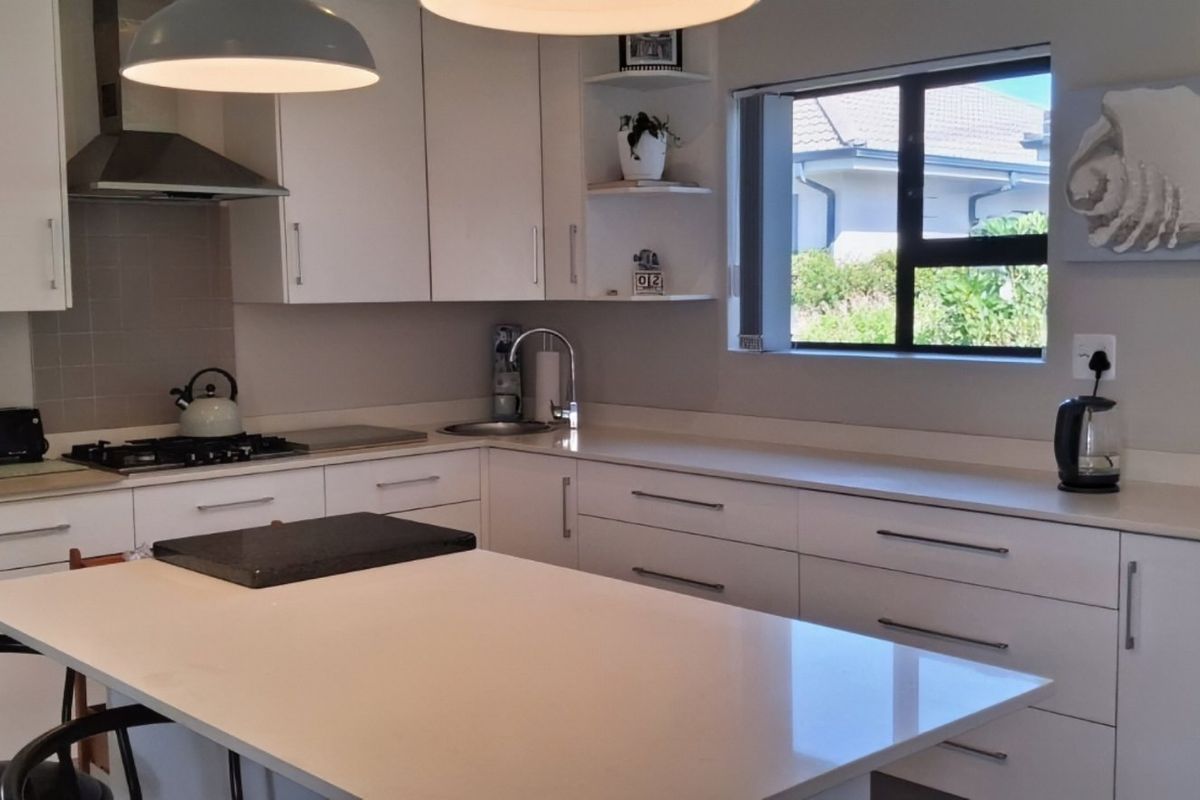 2 bedroomed secure home in a lifestyle estate in Diaz Beach - Photo 3