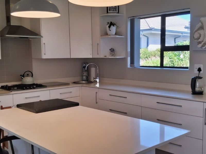 2 bedroomed secure home in a lifestyle estate in Diaz Beach - Photo 3