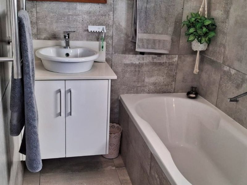 2 bedroomed secure home in a lifestyle estate in Diaz Beach - Photo 10